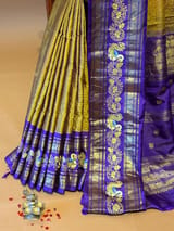 Zari close-up