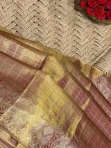 Detail 9