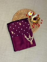 Border detail