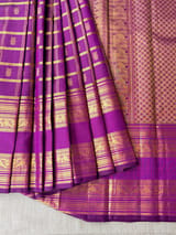 Border detail