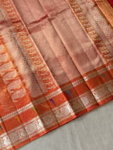 Detail 12