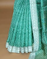 Zari close-up