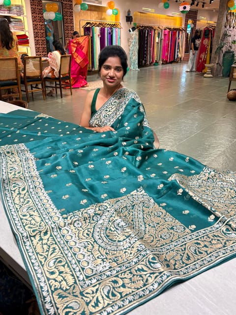 Peacock Green Dual Tone Pure Oragnza Saree with Allover Jamadani Inspired Embroidery