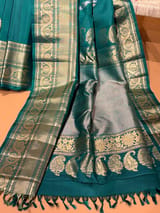 Zari close-up