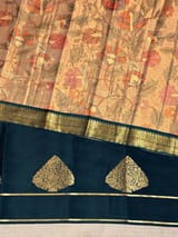 Zari close-up