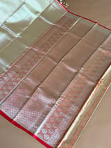 Detail 9