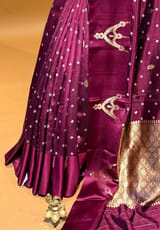Zari close-up