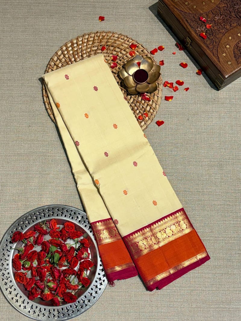 Vanilla Colour Vintage Kanjeevaram Saree