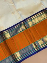Detail 11