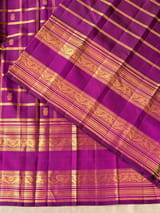Detail 12