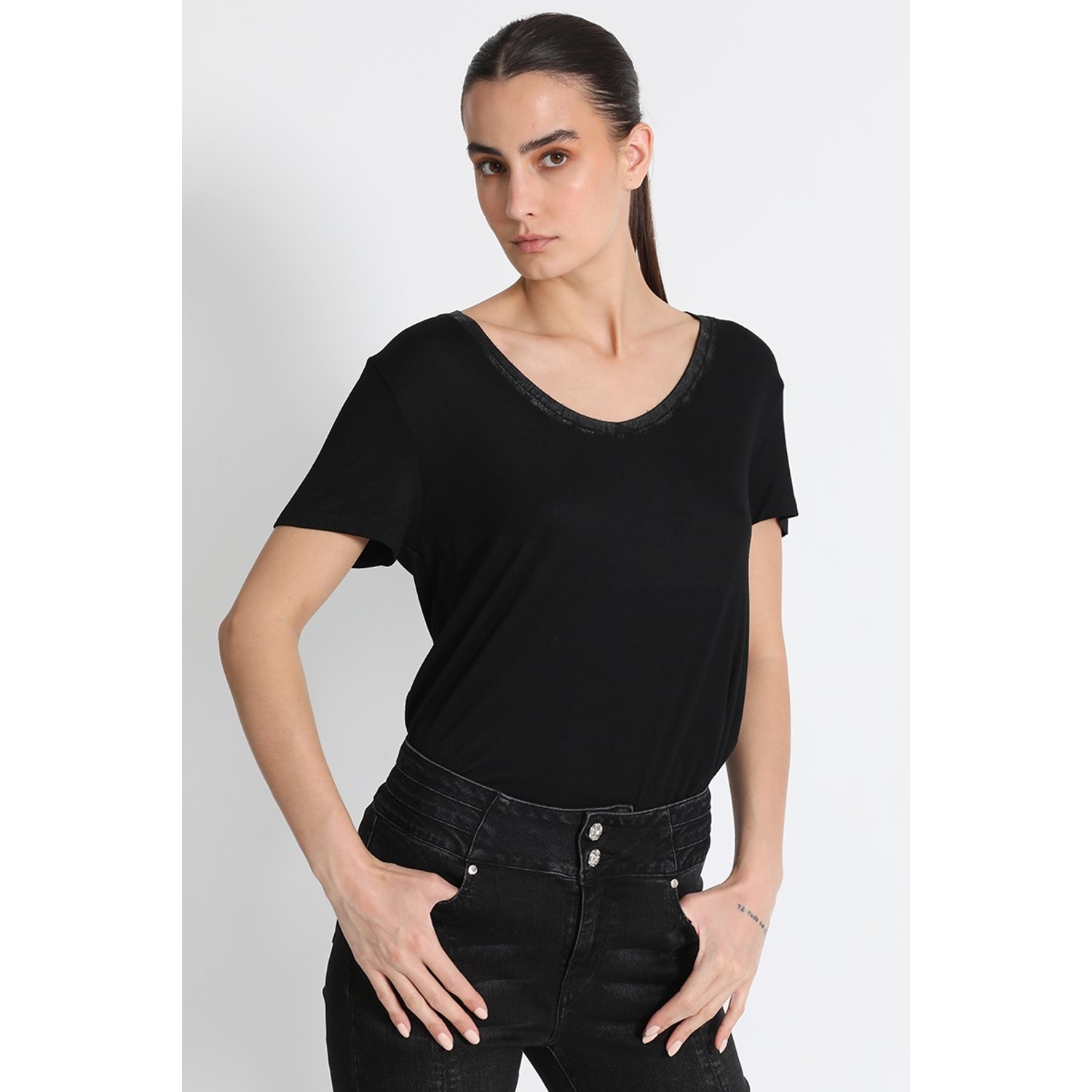 Polera negra basica mujer hotsell
