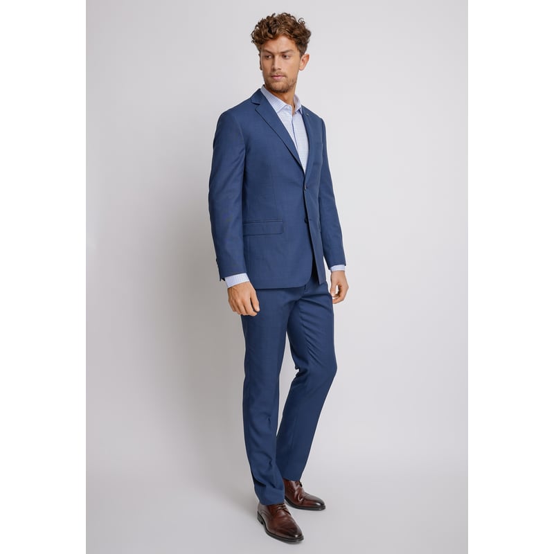 Hombre en traje de poliéster hotsell