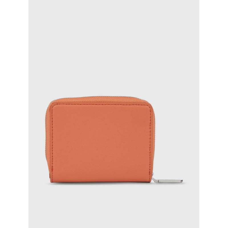 CALVIN KLEIN Billetera Ck Must Md Naranja Calvin Klein falabella