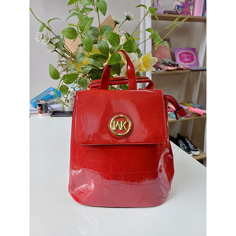 Mochilas charol mujer sale
