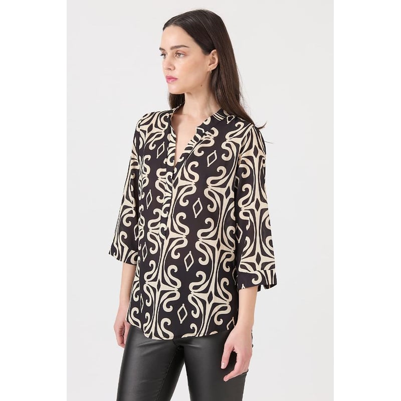 Blusa negra estampada hotsell