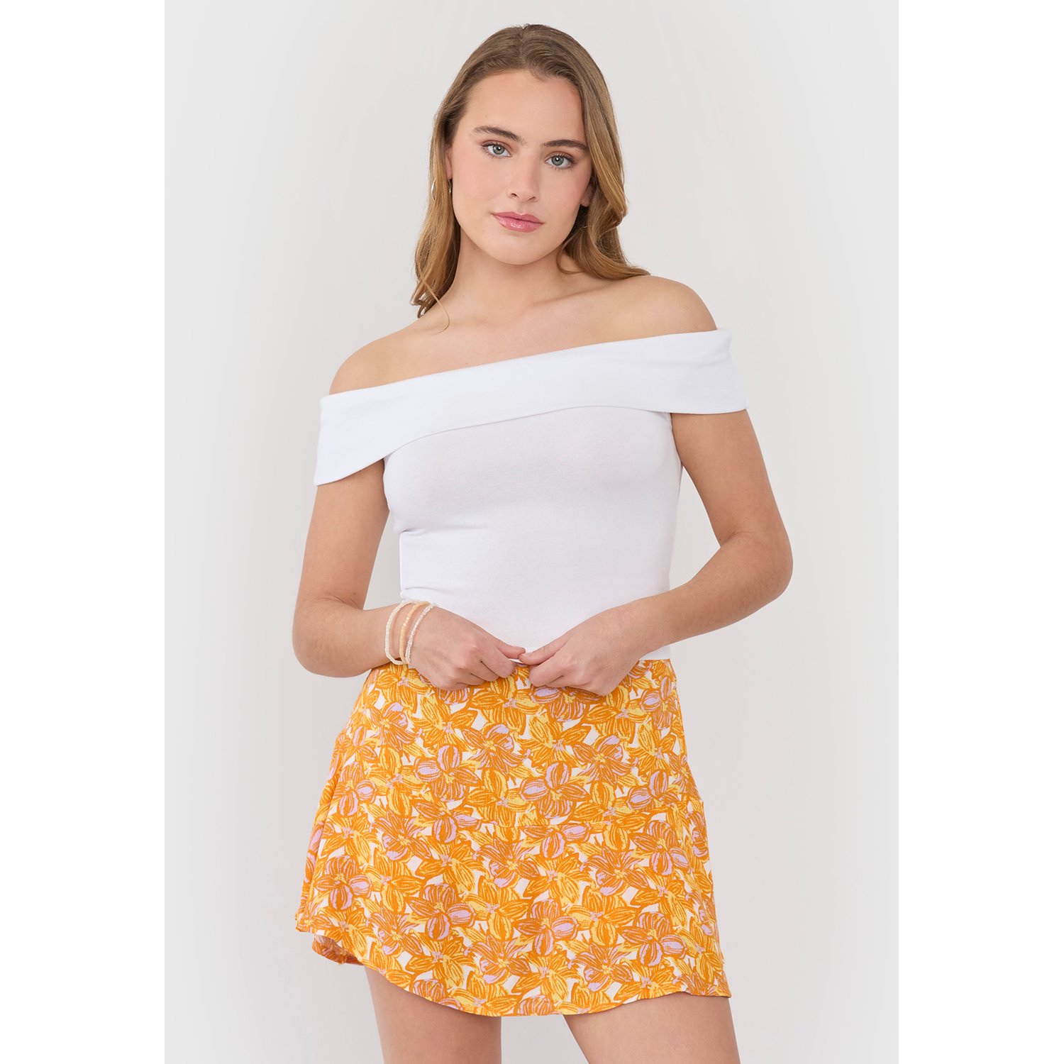 Polera Mujer Cuello Bote Blanco Corona