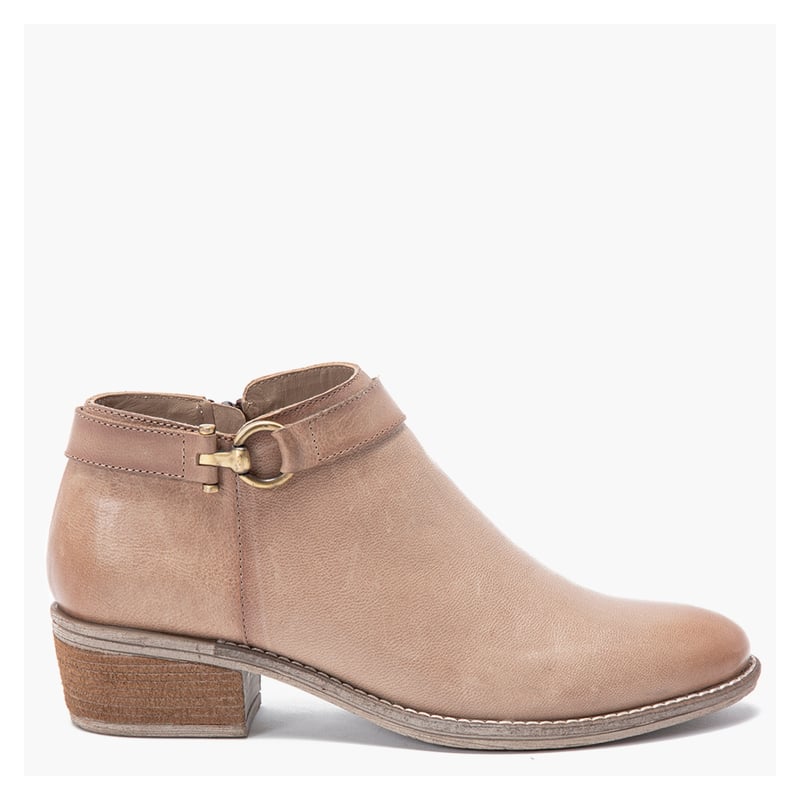 GACEL Botin Mujer Cuero Beige Khaki Gacel falabella