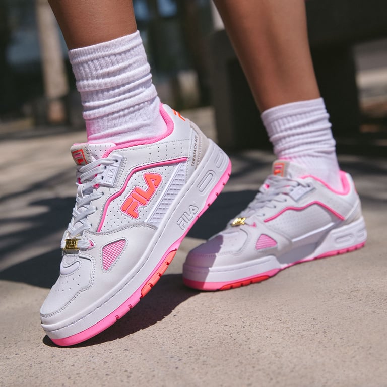 Fila blancas con rosa online