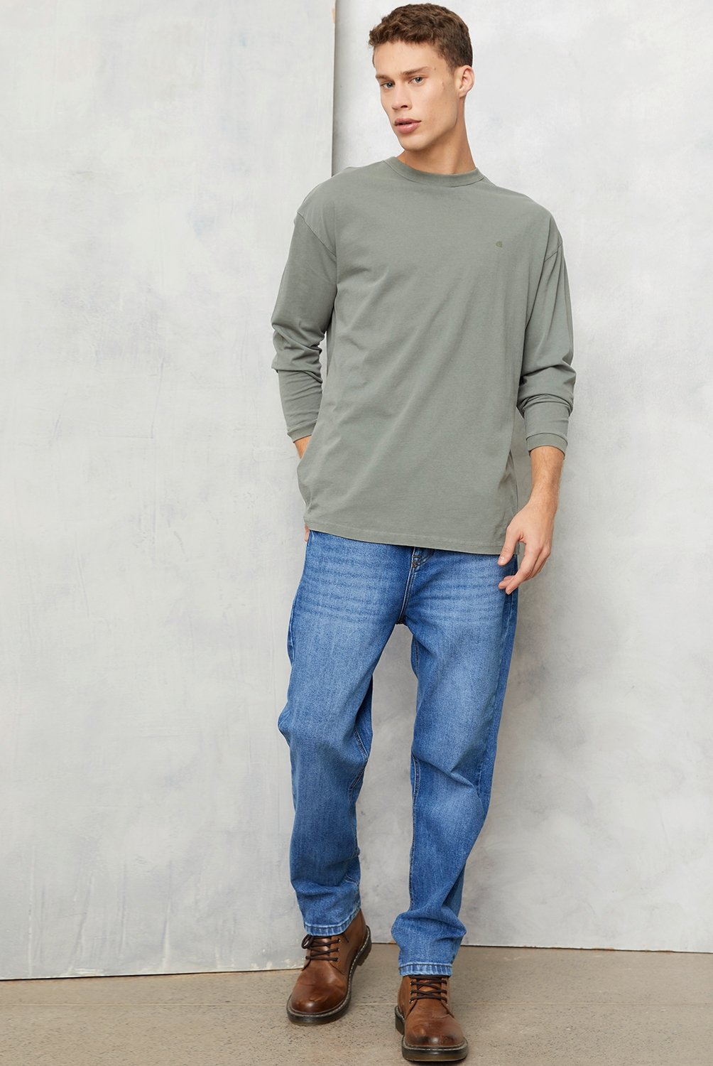 Americanino hombre sale