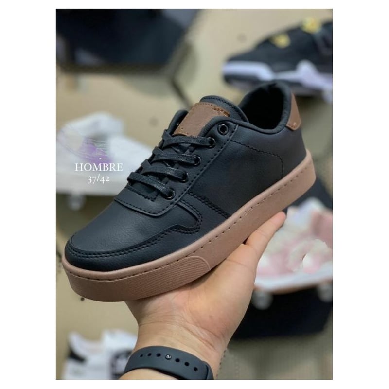 TENIS HOMBRE COLOR NEGROS GENERICO falabella