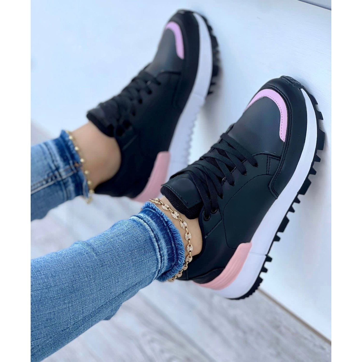Tenis negras de mujer best sale