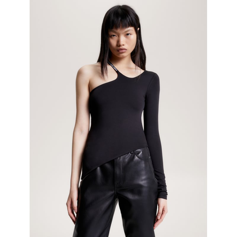 Camiseta negra asimetrica hotsell