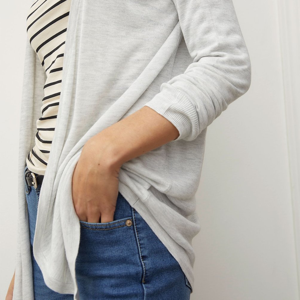 Hochwertiger Casa Moda Cardigan in der Farbe blau, Einfarbig. Der