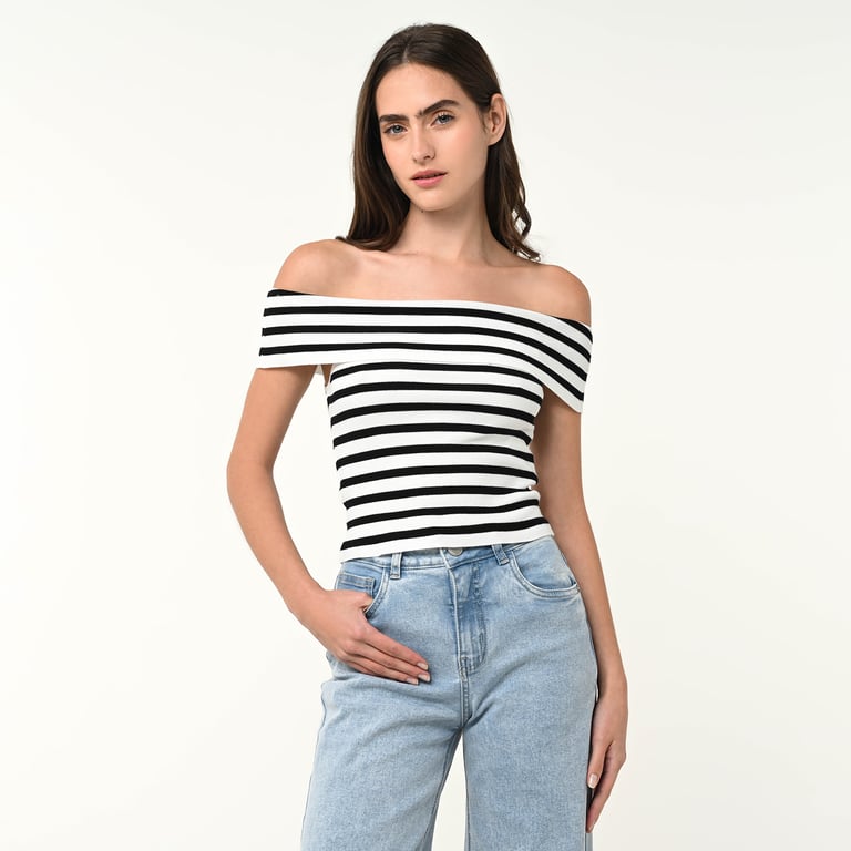 Lo último en Blusas y Camisetas hasta 30%
