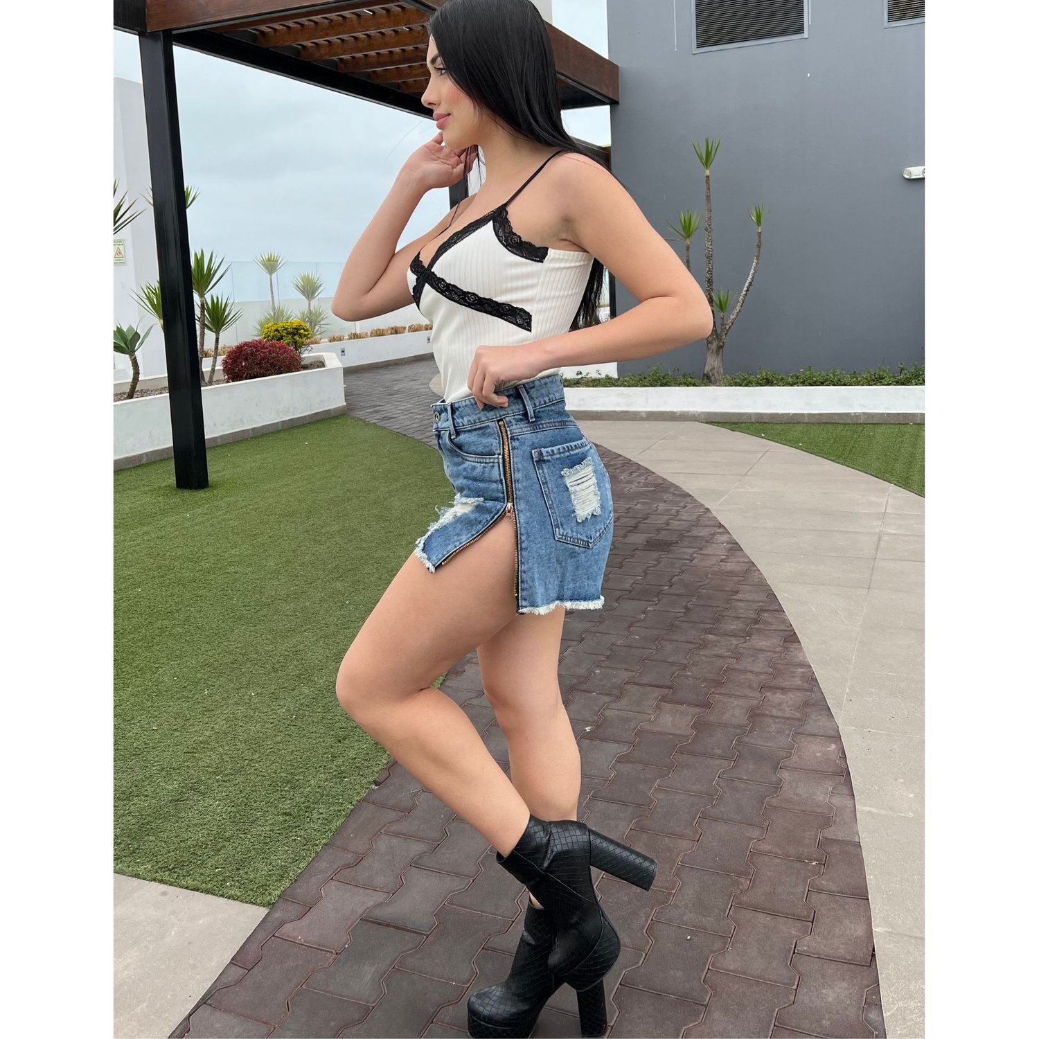 Short Jeans Mujer Rasgado BENCUS JEANS falabella