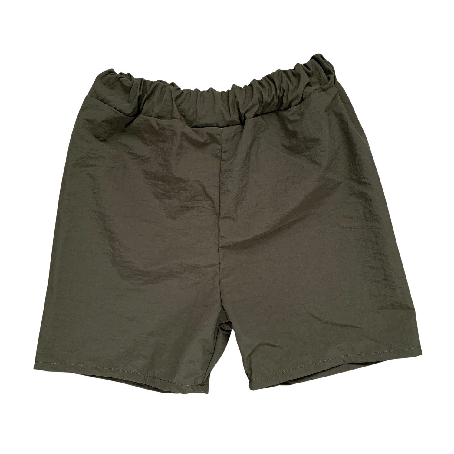 Short color verde militar entero