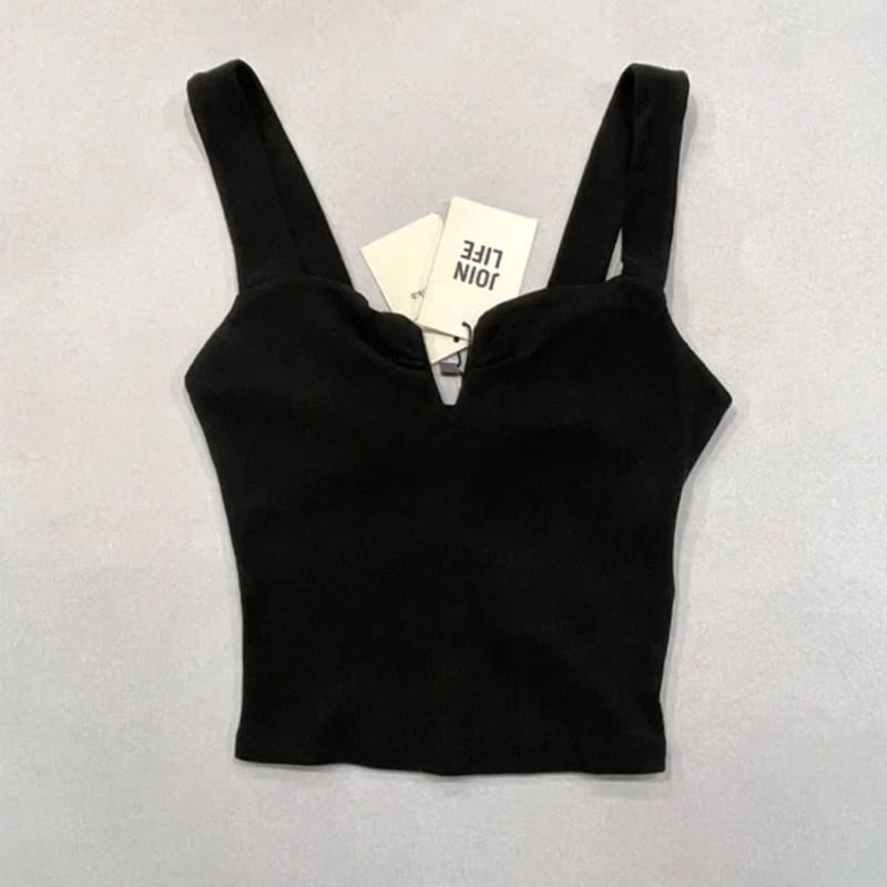 Camiseta sin mangas con escote en V profundo de la marca BERSKA GENERICO falabella