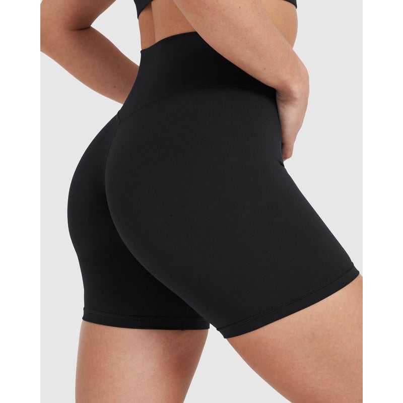 Short Deportivo corte en V y scrunch Short Push Up Mujer de Lycra GENERICO falabella