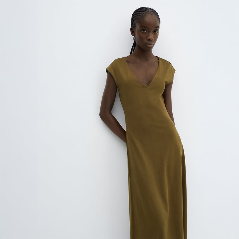 Ropa de mujer en mango sale