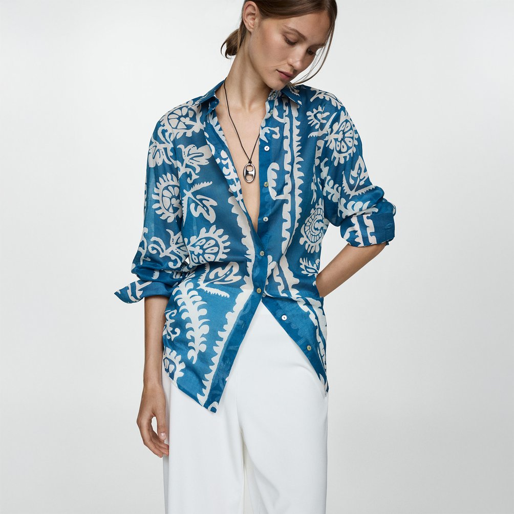 Blusa de manga larga con cuello en v frontal detallada con volantes de