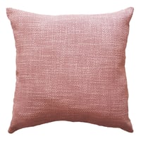 Cojín color palo de rosa de 43x43 cm.