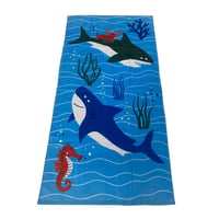 Toalla de baño Tiburón 60 x 120 cm multicolor
