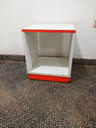 Mueble tipo mesita de melamina (Alto 0,52cm, Ancho 0,44cm)