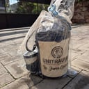 Termo para agua fría forrado en cuero, con nombre + guampa (Nuevo, buen estado)