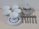 5 tazitas + 4 platitos + 1 azucarera + 6 cucharitas