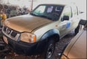 210-111 CAMIONETA NISSAN FRONTIER 4X4 SIN TURBO 2008 JAPON JN1CNUD22Z0 012975 ESTRIBERA TRASERA DESPRENDIDO Y ABOLLADO, PICAPORTE DE PUERTA DE CARROCERÍA ROTA CON EL PLÁSTICO DEL SOPORTE ROTO, CUBIERTAS 040523144;  040523145; 180121121; 130722139; 130722138, SISTEMA DE AIRE ACONDICIONADO A VERIFICAR, TAPIZADOS ROTOS LADO CHOFER Y ACOMPAÑANTE, PATA DESOLDADA LADO CHOFER, CAJA DE CAMBIOS PRESENTA DIFICULTADES PARA 4TA MARCHA, ARRANCA, FUNCIONA PERO BATERÍA NO RETIENE CARGA.