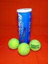 Un tubo con 3 pelotas para padel (Usado)