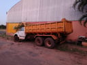 Camion Tumba Doble Eje  FORD F-14000 - Cachamba con levantamiento Hidraulico Marca PHOENIX