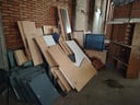 Lote de escritorios varios desarmados + 1 mueble de cocina