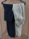 2 jeans pequeños color negro y beige