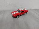 Auto de coleccion shelvy color rojo, una unidad