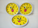 3 Reloj Amarillo de pared  (Sin vidrio) (Se desconoce su funcionamiento)