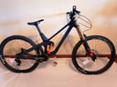 Bicicleta Prime Rocket DH RS2, tamaño mediano, cuadro de Carbono y llantas de aluminio, suspension Fox (Nuevo)