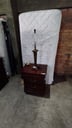 Mueble para dormitorio: 1 colchón twin + 1 base para colchón + 1 mesita + 1 lampara + 1 soporte de cama
