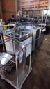 1 bacha con hornalla y heladerita + 3 carritos de aluminio + 1 estante de metal para bandejas + 1 estante de madera