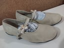 1 par de zapatos. Calce 35